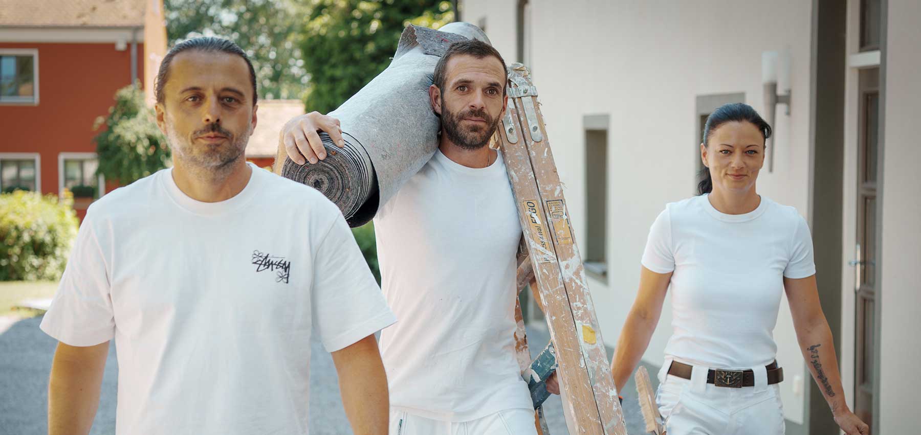 Malerbetrieb Ochsenbauer Straubing – erfahrene Mitarbeiter bei Malerarbeiten für Innenräume, Fassaden und exklusive Techniken